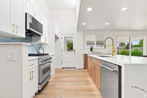 Kitchen - 845 E Larkspur Dr, Sandy, UT 84094 photo 6 of 10
