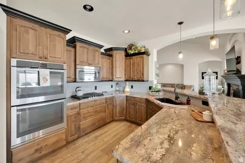 Kitchen - 302 Old Farm Rd, Erda, UT 84074 photo 2 of 2