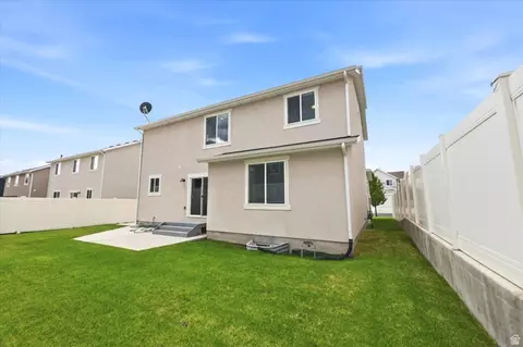 Exterior - 3377 E Bridge St, Eagle Mountain, UT 84005 photo 3 of 4