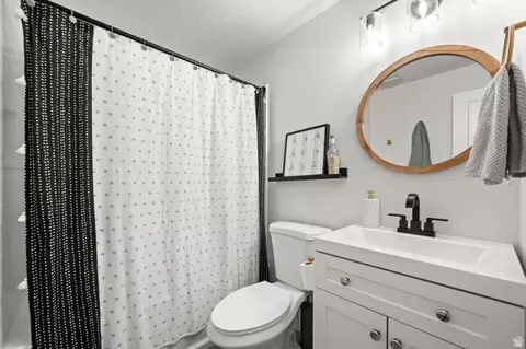 Bath - 662 E Downing St, Midvale, UT 84047 photo 3 of 3
