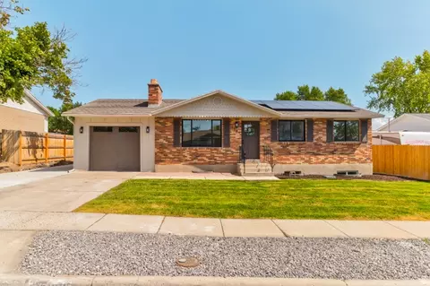 5006 W Niagara Cir, Salt Lake City, UT 84118