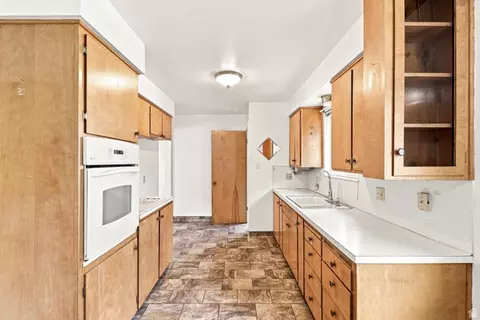 Kitchen - 1019 E 800 N, Bountiful, UT 84010 photo 2 of 4