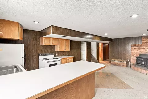 Kitchen - 1019 E 800 N, Bountiful, UT 84010 photo 4 of 4