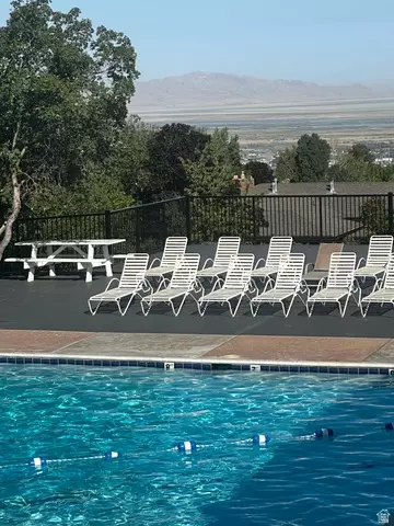 Exterior - 2124 S Ridgewood Way E, Bountiful, UT 84010 photo 10 of 12