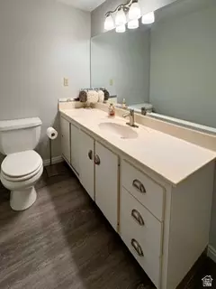 Bath - 2124 S Ridgewood Way E, Bountiful, UT 84010 photo 3 of 5