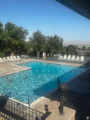 Exterior - 2124 S Ridgewood Way E, Bountiful, UT 84010 photo 9 of 12