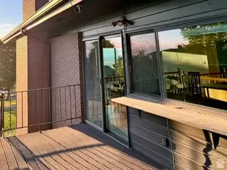 Exterior - 2124 S Ridgewood Way E, Bountiful, UT 84010 photo 3 of 12
