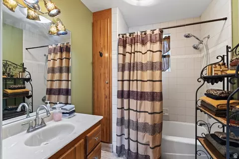 Bath - 4650 S 700 E, Murray, UT 84107 photo 3 of 3