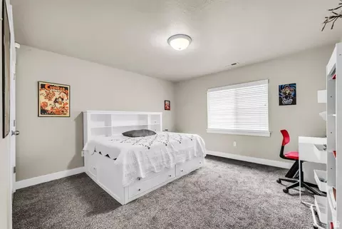 Bedroom - 831 E Oakhampton Dr, Sandy, UT 84094 photo 3 of 4