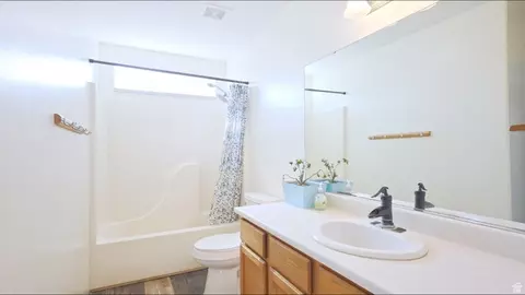 Bath - 275 E 300 S, Smithfield, UT 84335 photo 2 of 3