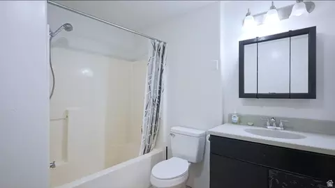 Bath - 275 E 300 S, Smithfield, UT 84335 photo 3 of 3