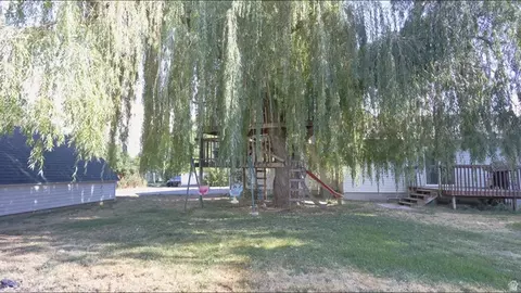 Exterior - 275 E 300 S, Smithfield, UT 84335 photo 3 of 6