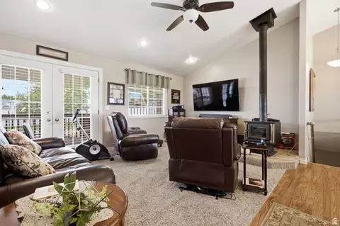 Living - 265 E 100 N, Fairview, UT 84629 photo 1 of 4