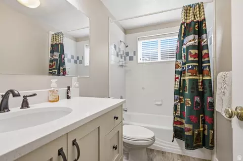 Bath - 265 E 100 N, Fairview, UT 84629 photo 2 of 4