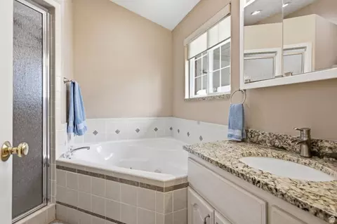 Bath - 265 E 100 N, Fairview, UT 84629 photo 3 of 4