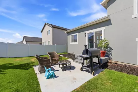 Exterior - 6152 N Sheps Ridge Rd E, Eagle Mountain, UT 84005 photo 5 of 10