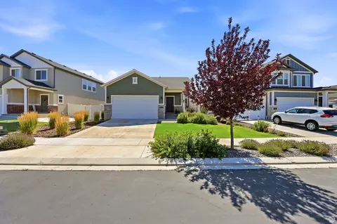 Exterior - 6152 N Sheps Ridge Rd E, Eagle Mountain, UT 84005 photo 3 of 10