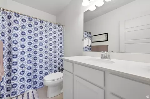 Bath - 6152 N Sheps Ridge Rd E, Eagle Mountain, UT 84005 photo 1 of 2