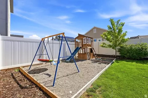 Exterior - 6152 N Sheps Ridge Rd E, Eagle Mountain, UT 84005 photo 9 of 10