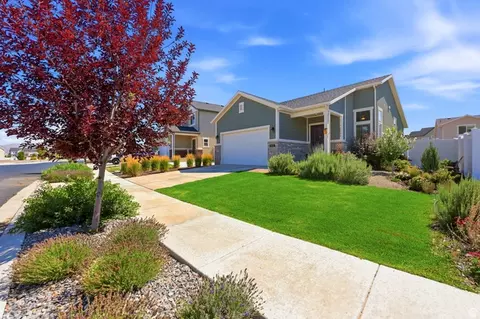 Exterior - 6152 N Sheps Ridge Rd E, Eagle Mountain, UT 84005 photo 4 of 10