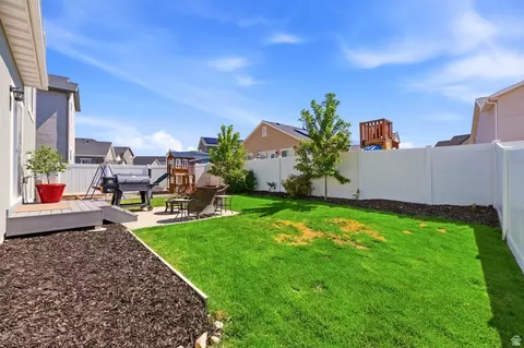 Exterior - 6152 N Sheps Ridge Rd E, Eagle Mountain, UT 84005 photo 8 of 10