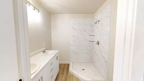 Bath - 4602 N Kings Peak Way E, Eagle Mountain, UT 84005 photo 4 of 5