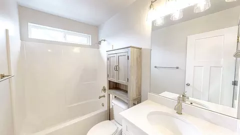 Bath - 4602 N Kings Peak Way E, Eagle Mountain, UT 84005 photo 3 of 5