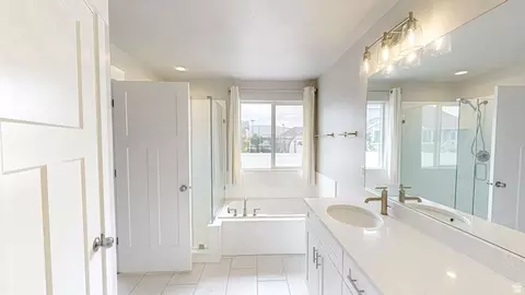 Bath - 4602 N Kings Peak Way E, Eagle Mountain, UT 84005 photo 2 of 5