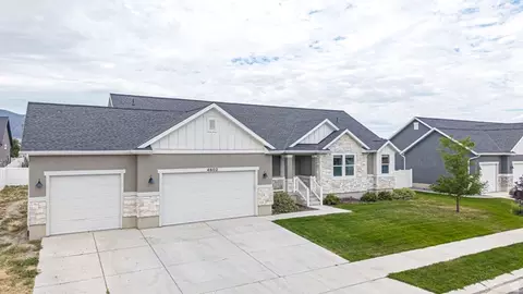 Exterior - 4602 N Kings Peak Way E, Eagle Mountain, UT 84005 photo 2 of 3