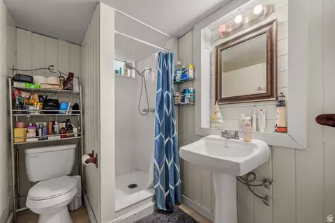 Bath - 695 E 3950 N, Provo, UT 84604 photo 2 of 2