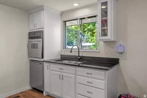 Kitchen - 695 E 3950 N, Provo, UT 84604 photo 2 of 4