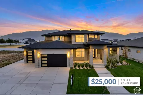316 N Amber Ln, Layton, UT 84041