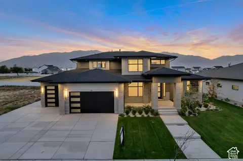316 N Amber Ln, Layton, UT 84041