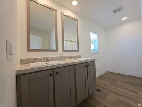 Bath - 4640 W 5500 Rd N, Delta, UT 84624 photo 2 of 4