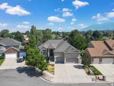 View/Area - 1653 E Crescent View Cir S, Sandy, UT 84092 photo 1 of 6