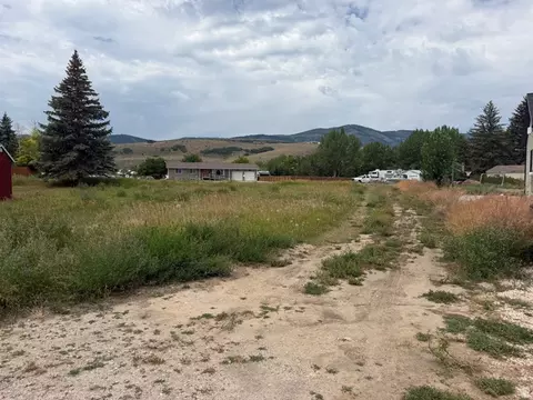 411 N Sunrise Dr, Garden City, UT 84028