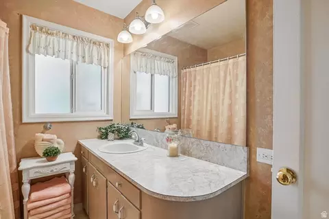 Bath - 3020 Circle Way, Ogden, UT 84403 photo 2 of 2