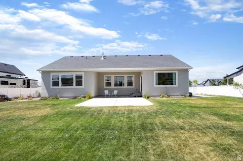 Exterior - 335 S Grant St, Mapleton, UT 84664 photo 4 of 7