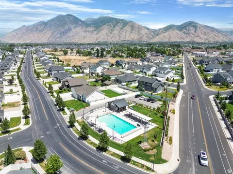 View/Area - 335 S Grant St, Mapleton, UT 84664 photo 4 of 6