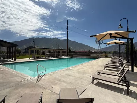 Exterior - 335 S Grant St, Mapleton, UT 84664 photo 6 of 7