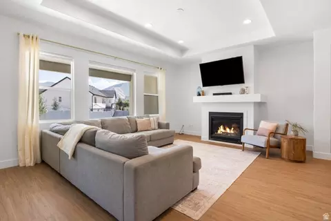 Living - 335 S Grant St, Mapleton, UT 84664 photo 2 of 2