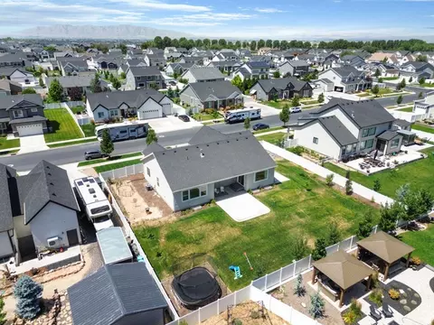 View/Area - 335 S Grant St, Mapleton, UT 84664 photo 2 of 6