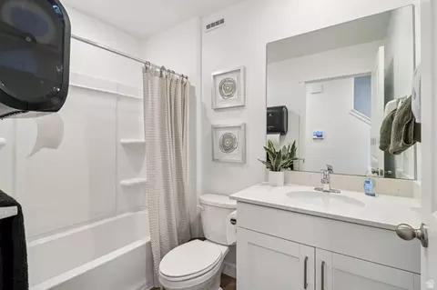 Bath - 1453 S 470 St E #150, Ogden, UT 84404 photo 3 of 3