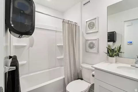 Bath - 1453 S 470 St E #150, Ogden, UT 84404 photo 1 of 3