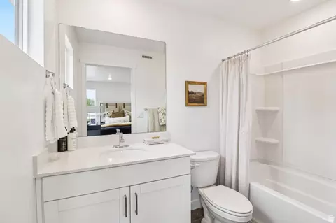 Bath - 1453 S 470 St E #150, Ogden, UT 84404 photo 2 of 3