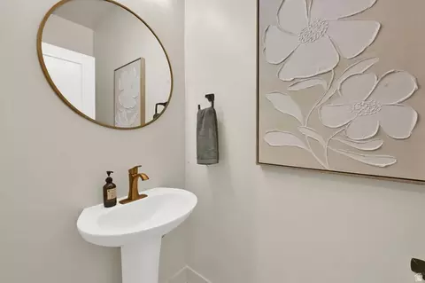 Bath - 28 W 2060 S, Orem, UT 84058 photo 1 of 4