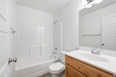Bath - 242 W 1010 S, Logan, UT 84321 photo 4 of 4
