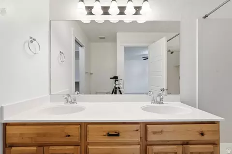 Bath - 242 W 1010 S, Logan, UT 84321 photo 2 of 4