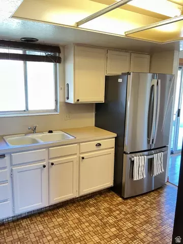 Kitchen - 75 E 300 S, Willard, UT 84340 photo 2 of 2