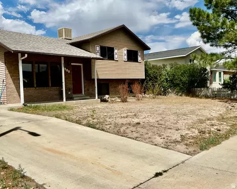 Exterior - 500 W Ferron Creek Dr, Ferron, UT 84523 photo 3 of 6